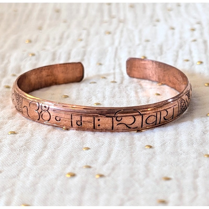 Bracelet Om Namah Shivaya en cuivre pur gravé made in Népal