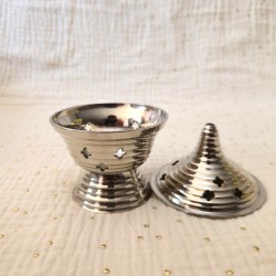 Brûle-encens rituel en métal argenté forme stupa
