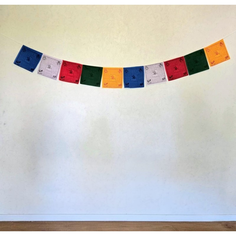 Drapeaux moyens (2,10 m) pour l'intérieur — 10 grands fanions traditionnels