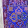 Tapis d'autel tibétain en brocart de soie — Double Dorje & symboles auspicieux (Ashtamangala)